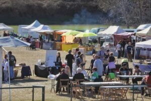 Vall de Bianya. Fira del Farro. Activitats durant tot el matí. A l'Hostal Nou