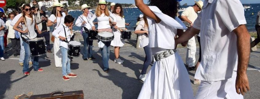 https://firescatalanes.cat/wp-content/uploads/2025/01/fira-indians-cadaques-845x321-1.jpeg