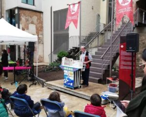 Enfilat. fira dels contes de terrassa 1
