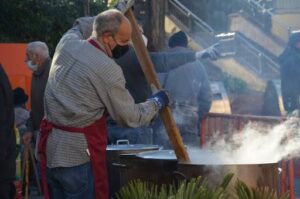 Fira de santa llúcia amb escudella a martorell foto 1