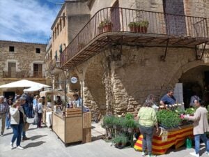 Fira de les herbes a peratallada foto 2
