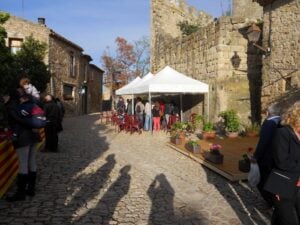 Fira de les herbes a peratallada foto 3