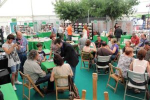 Fira del llibre ebrenc a mora debre foto 1