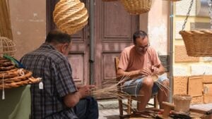 Fira mercat dartesans del poble pescador a premia de mar foto 1