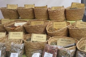 Fira de les herbes a peratallada 2020