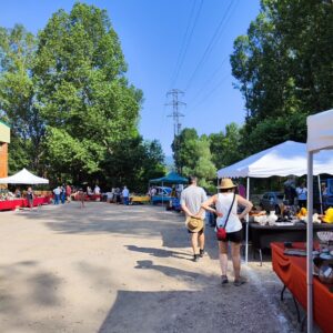 Mercat d'antiguitats, brocanters i etc. a Sant Quirze de Besora foto