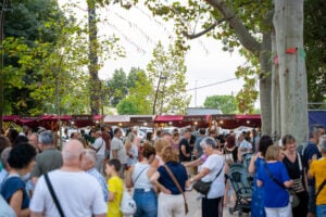 De roquetes vi i punyetes baixo fira gastronomica del vi i dels productes locals a roquetes foto