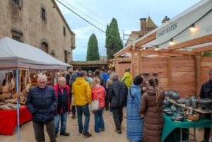 Romanyam mercat gastronomic i artesanal de les gavarres a romanya de la selva foto